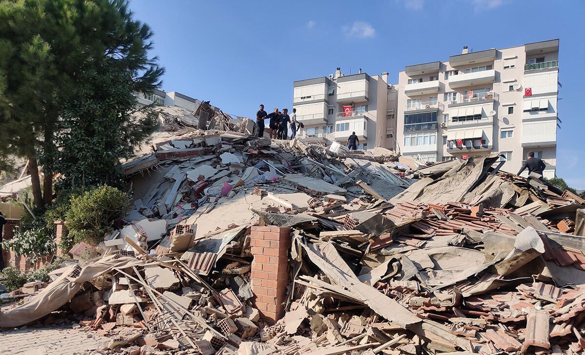 Reruntuhan bangunan usai gempa Turki.