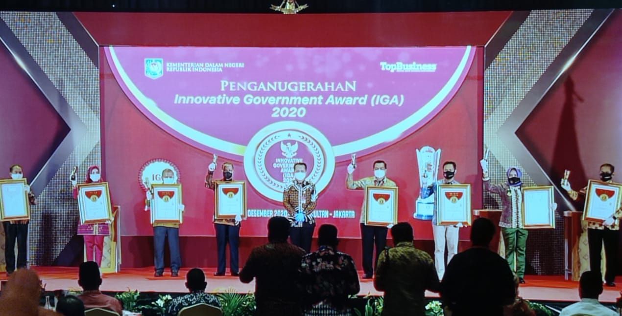 Pemerintah Kabupaten (Pemkab) Majalengka, Jawa Barat meraih penghargaan sebagai Kabupaten Sangat Inovatif dari Kementerian Dalam Negeri (Kemendagri) yang diberikan dalam acara Innovative Government Awards (IGA) 2020 di Gedung Aula Utama Badan Penelitian dan Pengembangan Kemendagri, Jakarta, Jumat
