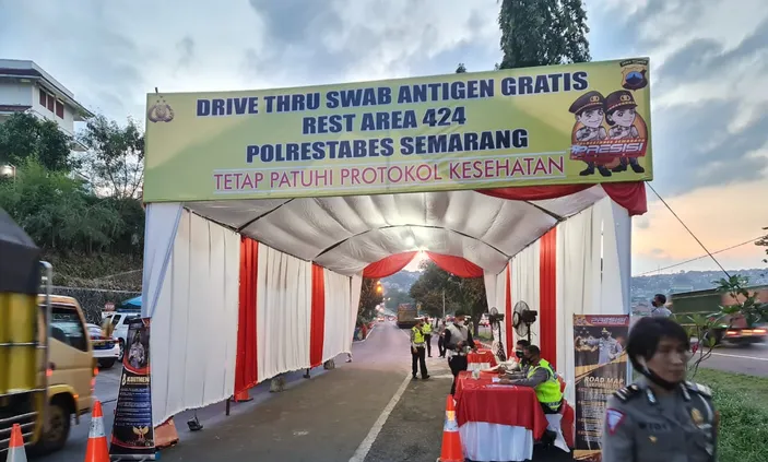 Lewat Tol Di Jateng Ada Drive Thru Swab Antigen Dan Masker Gratis Dari ...