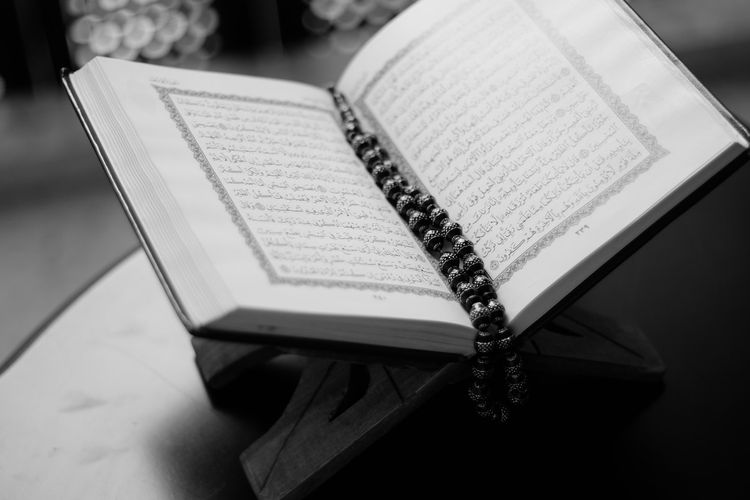 Keutamaan Membaca Al-Qur'an Saat Malam Nuzulul Qur’an, Umat Muslim Bisa Dapat Pahala Berlipat
