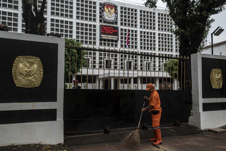 Hari Pertama Pendaftaran Bacaleg DPR Pemilu 2024, Kantor KPU Nihil Dikunjungi Parpol