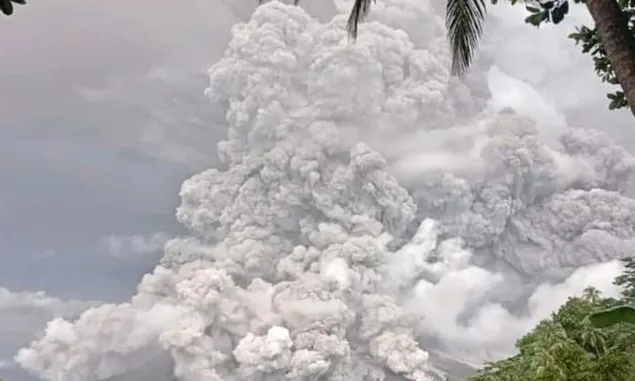 Warganet di Buol Sulawesi Tengah Ramai Bahas Dampak Abu Vulkanik Gunung Ruang 