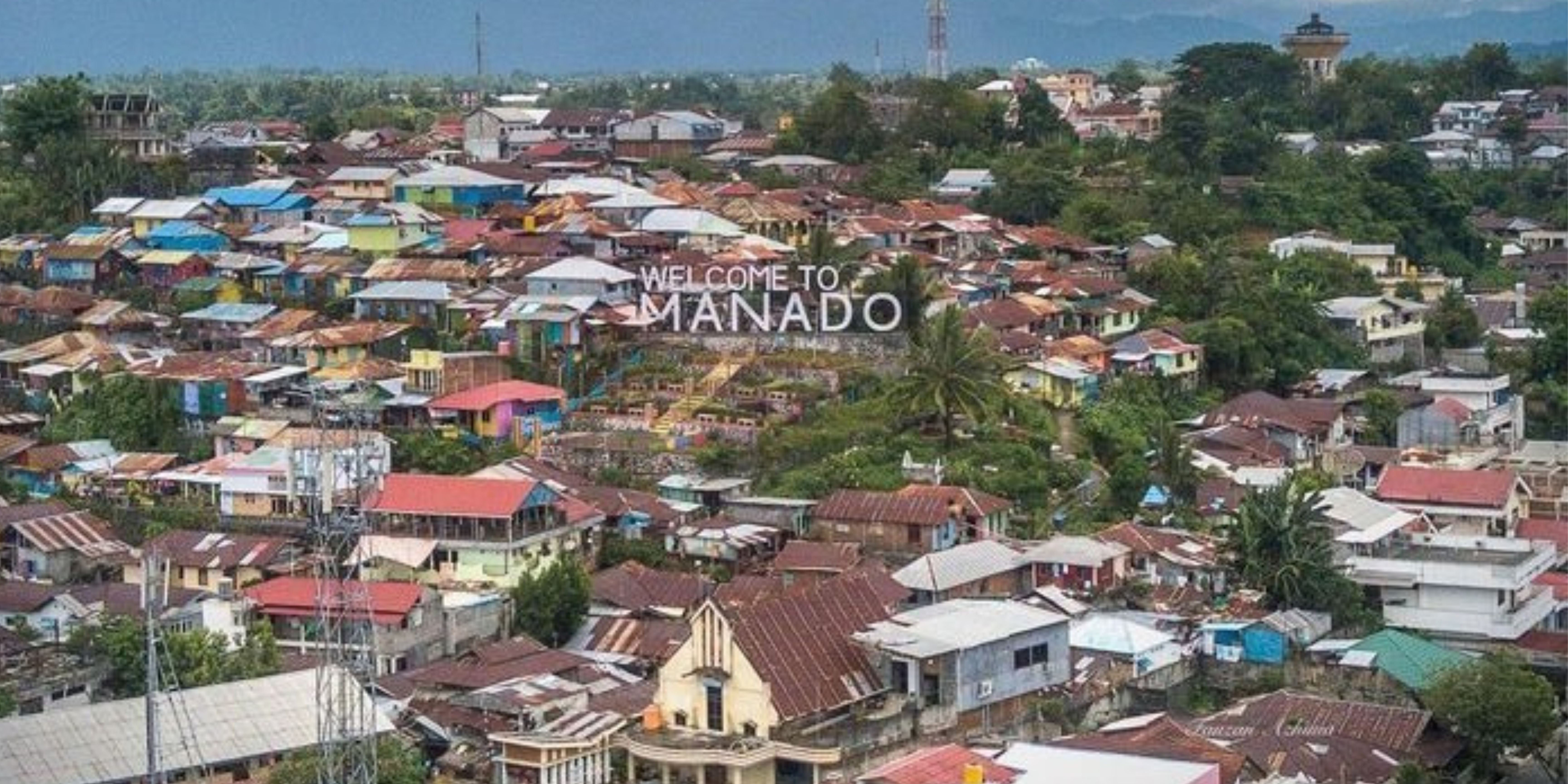 Pemandangan udara salah satu sudut Kota Manado