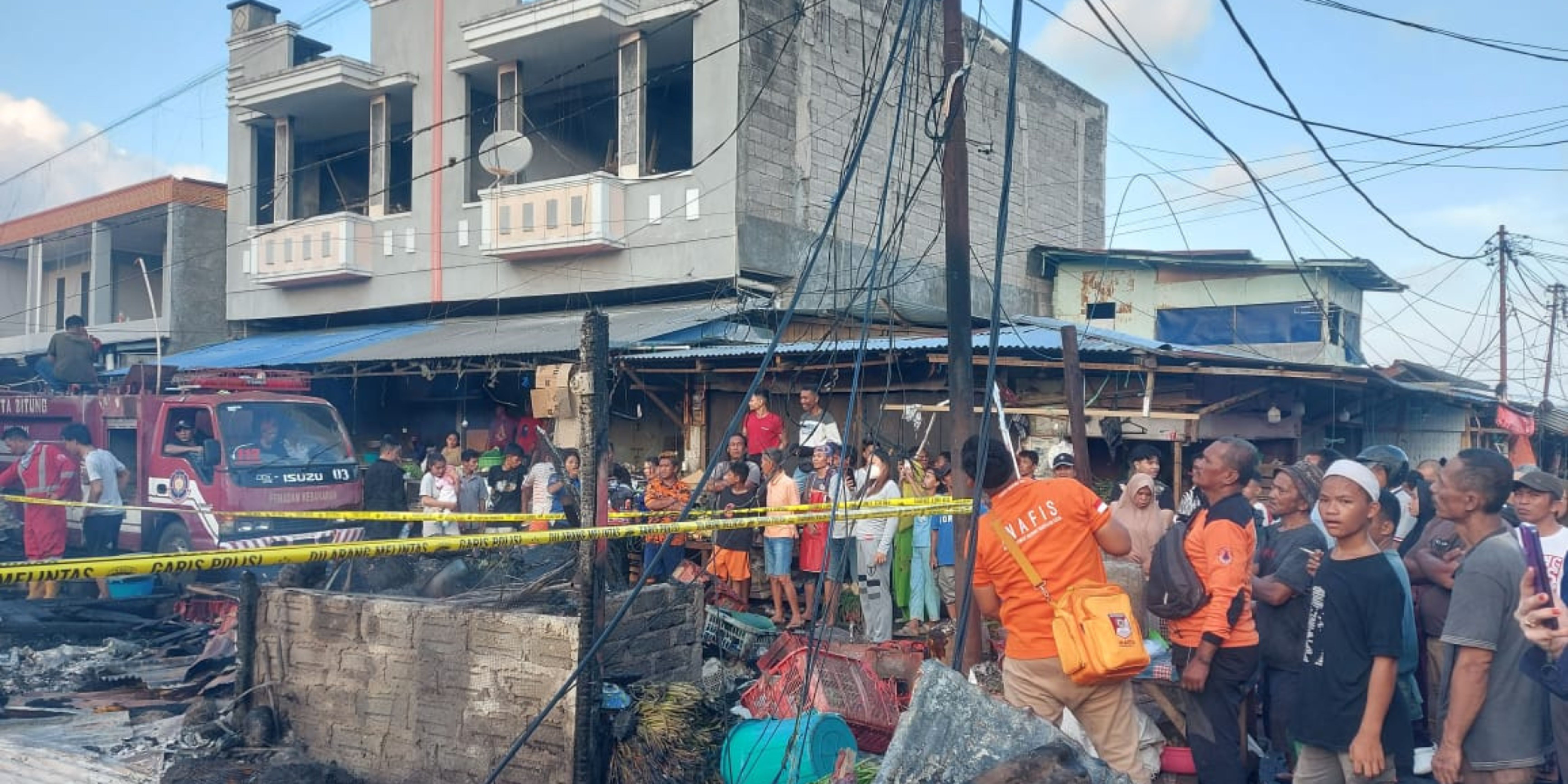 Puing puing puluhan lapak dan 4 rumah yang dilalap si jago merah di Pasar Girian