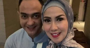 Anggia novita istri ferry irawan