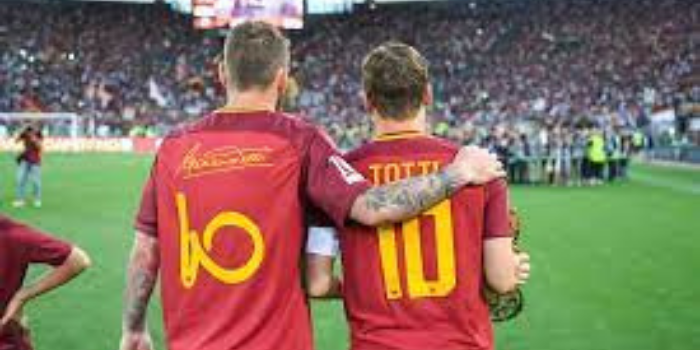 Sempat dibuang di era James Palotta, The Friedkins berminat membawa pulang Franceso Totti dan Daniele De Rossi untuk melengkapi rekrutan pelatih anyar Roma, Jose Mourinho.
