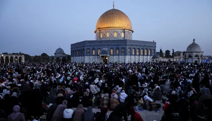 Setelah 56 Tahun, Mantan Tentara Israel Mengembalikan Kunci Masjid Al Aqsa yang Dicuri