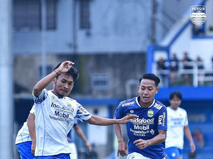 2 link live streaming Persib Bandung  vs PSS Sleman di Indosiar untuk nonton siaran langsung BRI Liga 1 hari ini, Minggu, 5 Februari 2023.