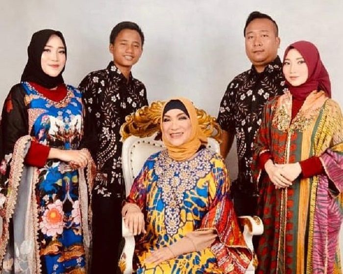 Ingin Jadi Sopir Raffi Ahmad, Dorce Gamalama Bantah Tudingan ...