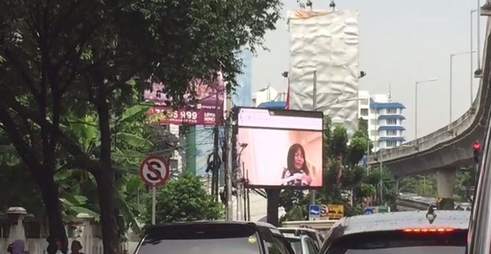 Video porno yang ditayangkan di papan reklame elektronik Jaksel.