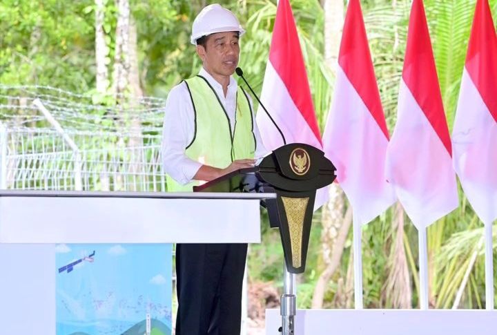 Jokowi Kunjungi Pasar Melonguane Warganet Salfok Dengan Ekspresi