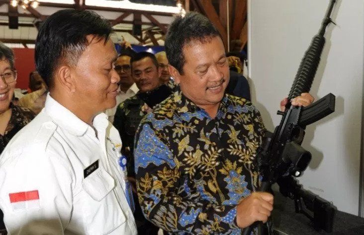 Wakil Menteri Pertahanan (Wamenhan) Sakti Wahyu Trenggono (baju batik). /ANTARA/HO Biro Humas Kemhan
