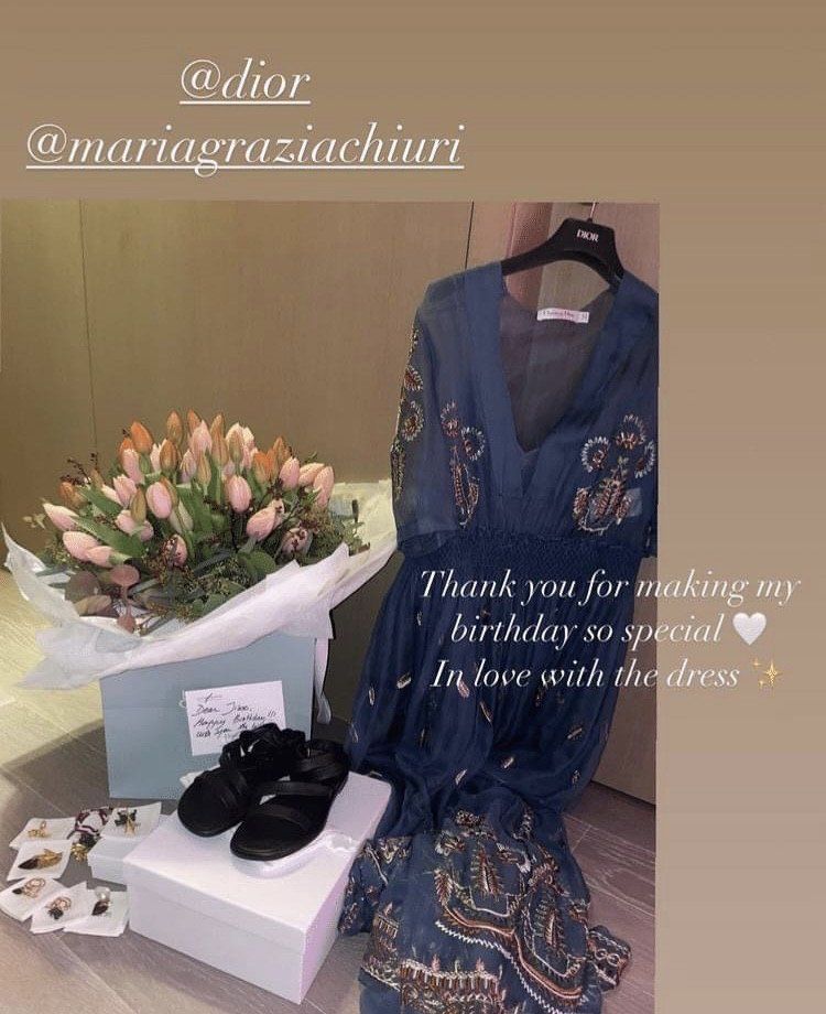 postingan Instagram story Jisoo BLACKPINK yang memperlihatkan hadiah dari Dior