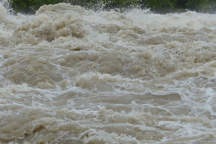 Banjir Rendam Puskesmas Waru Madura, Hujan Berjam-jam Picu Bencana