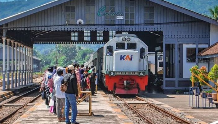 Simak Rute Kereta Api Tambahan Libur Nataru 2023, Berangkat dari 3 Stasiun Jakarta