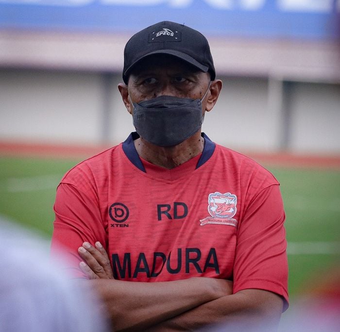 Pelatih Madura United, Rahmad Darmawan tengah mempersiapkan strategi untuk pertandingan di BRI Liga 1 2021/2022