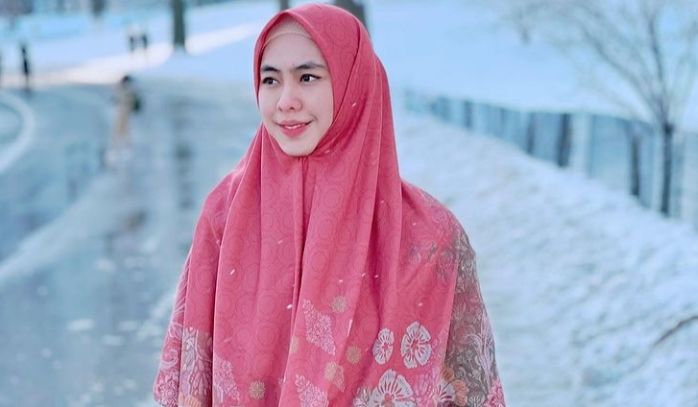  Oki Setiana Dewi Beri Klarifikasi Soal  Viral Video Dakwahnya: Mohon Maaf, Tentu Saya Sangat Menolak KDRT! 