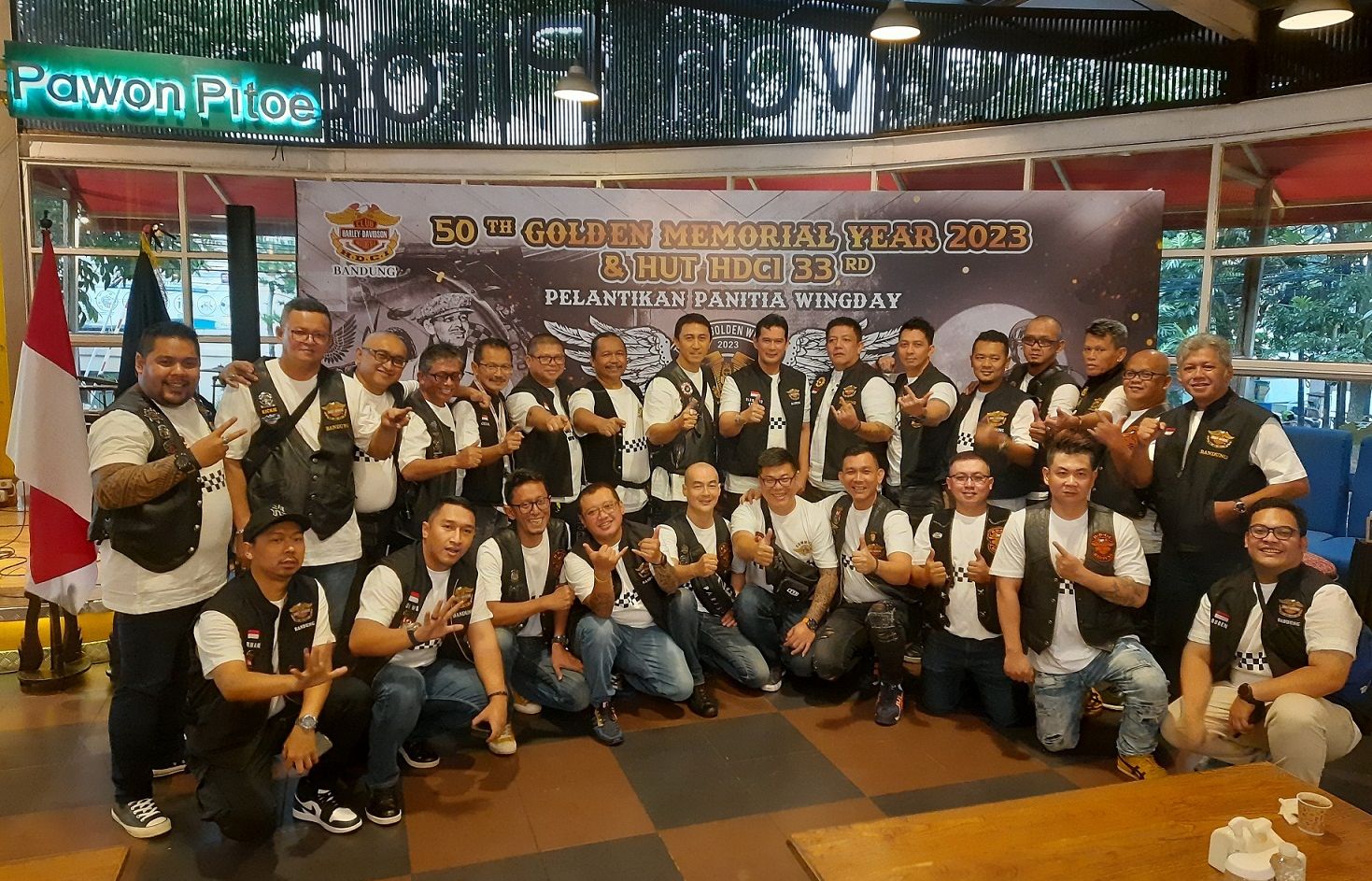 Anggota HDCI Pengcab Bandung menjalani acara Pelantikan Panitia Wingday X dan HUT ke-33 HDCI di Bandung, Jumat 16 Desember 2022./  
