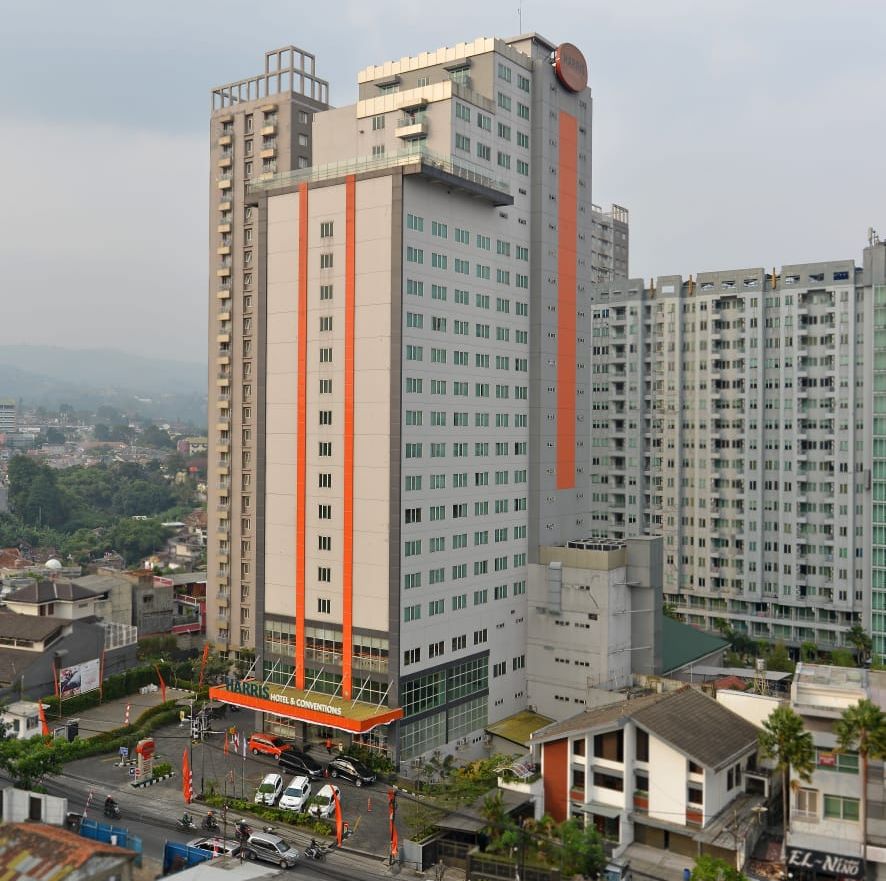 Hotel Harris and Convention Ciumbuleuit Bandung.