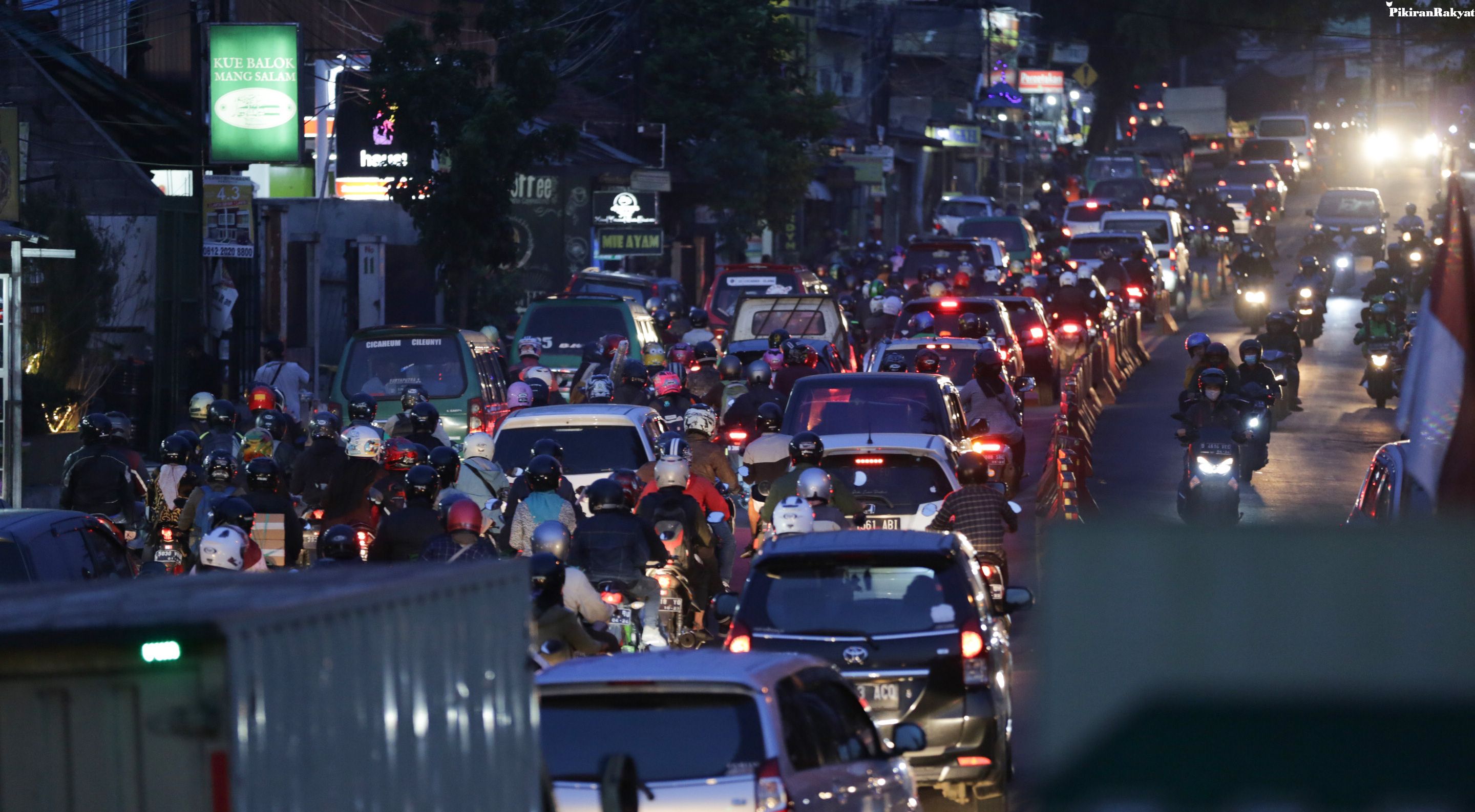 Ilustrasi macet. Jalan Cipanas - Puncak Arah Canjur, Macet Total Akibat Kecelakaan Tunggal, Warga Bisa Gunakan Jalur Alternatif