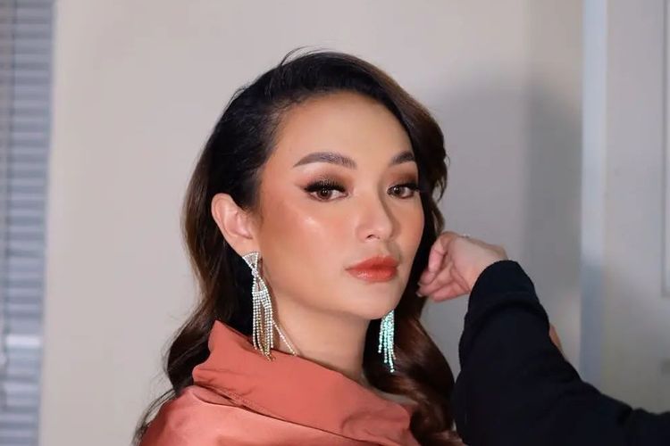 Zaskia Gotik Jawab Kabar Keretakan Rumah Tangganya dengan Sirajuddin Mahmud