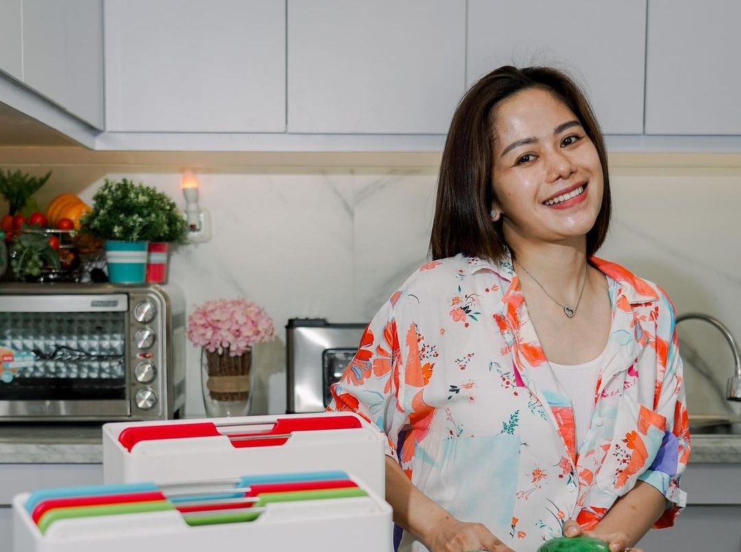 Biodata Dan Profil Farida Nurhan Youtubers Food Vlogger Yang Pernah Jadi TKW Di Usia Muda