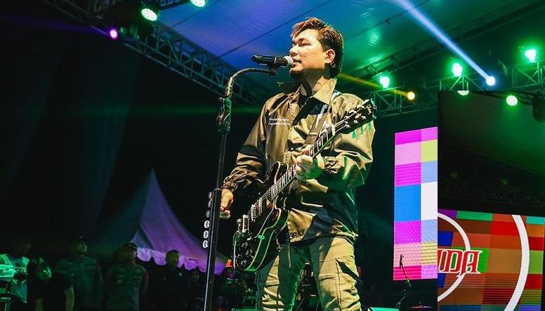 Lirik Lagu Asal Kau Bahagia -Armada, Katakanlah Sekarang Bahwa Kau Tak Bahagia