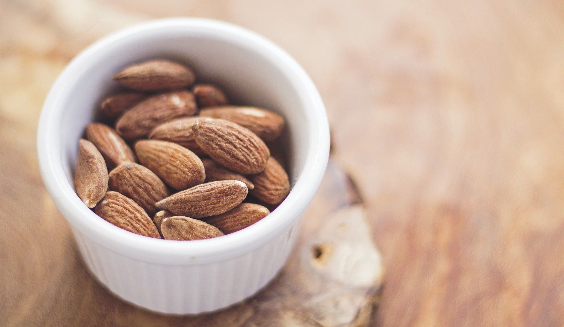 Kacang Almond merupakan cemilan sehat yang cocok untuk diet demi bentuk tubuh ideal