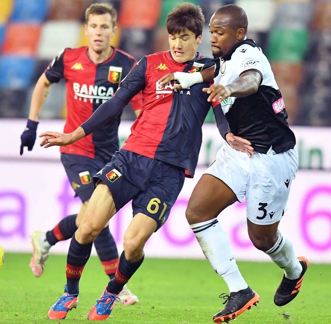 Shomurodov mengoleksi 8 gol dalam debutnya di Serie A bersama genoa