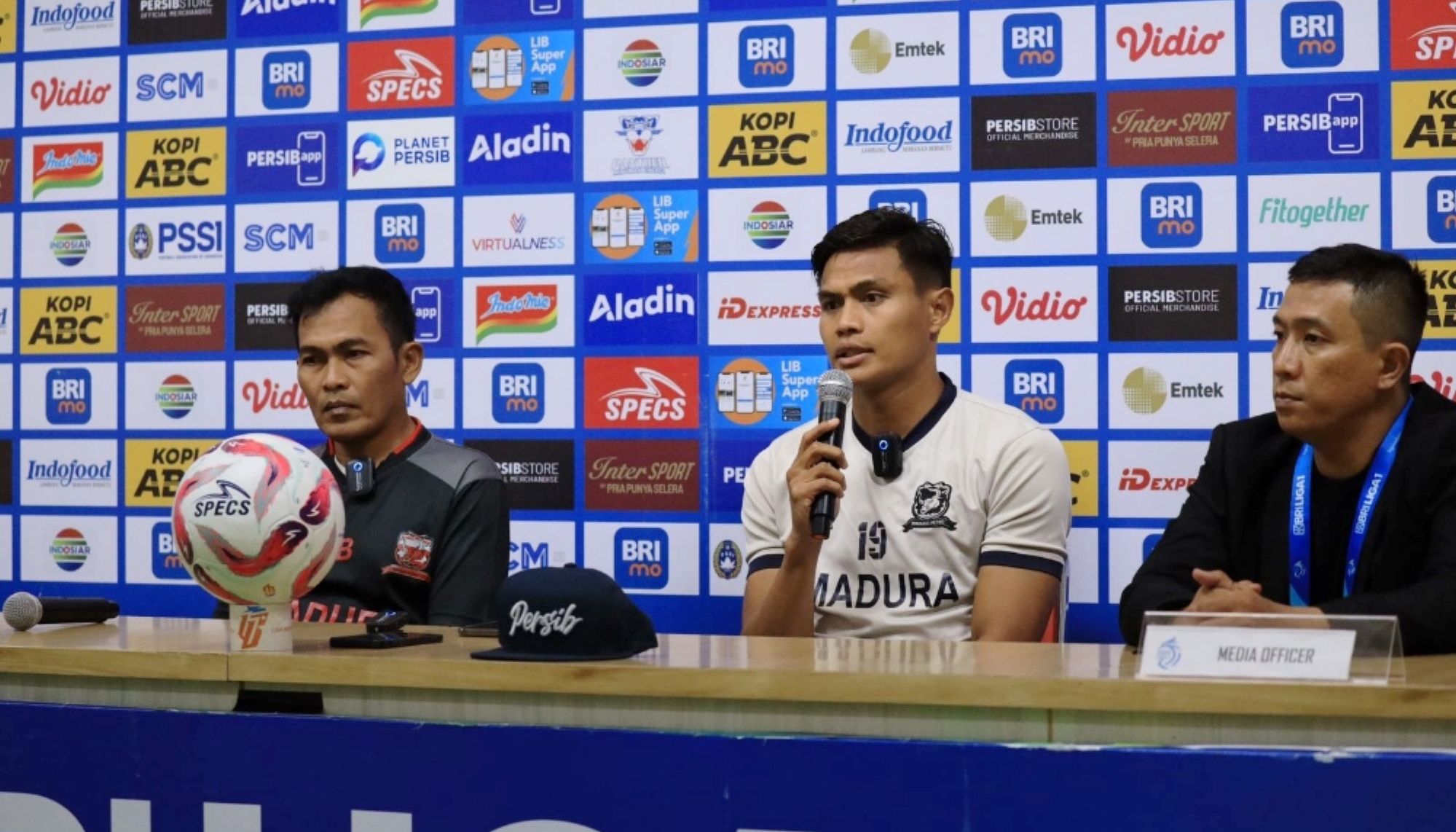 Konferensi pers tim Madura United jelang laga kontra Persib Bandung di final leg pertama Championship Series BRI Liga 1, Minggu, 26 Mei 2024.