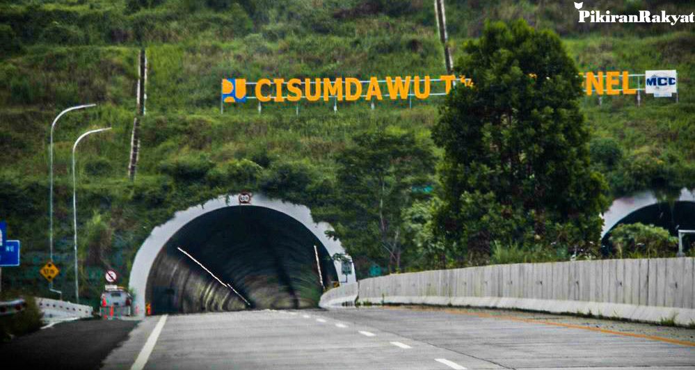 Terowongan Tol Cisumdawu, Sumedang, Jawa Barat, Jumat 16 Desember 2022.