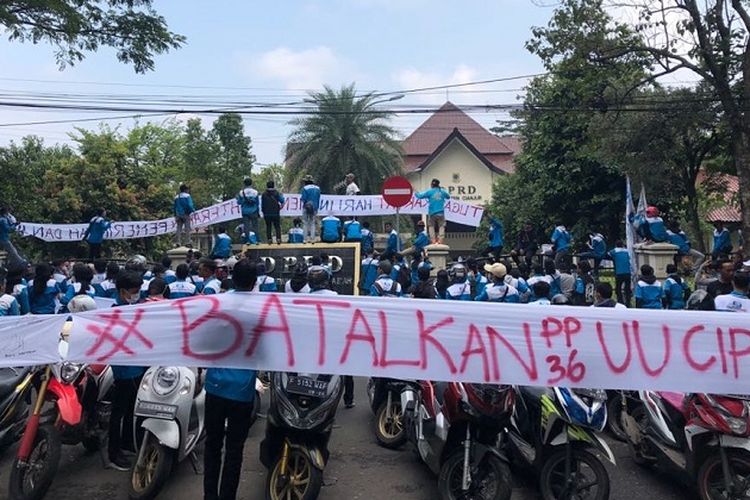 Roundup: Pengesahan Perppu Cipta Kerja Jadi UU di Tengah Berbagai Gelombang Penolakan karena Ancam Hak Pekerja