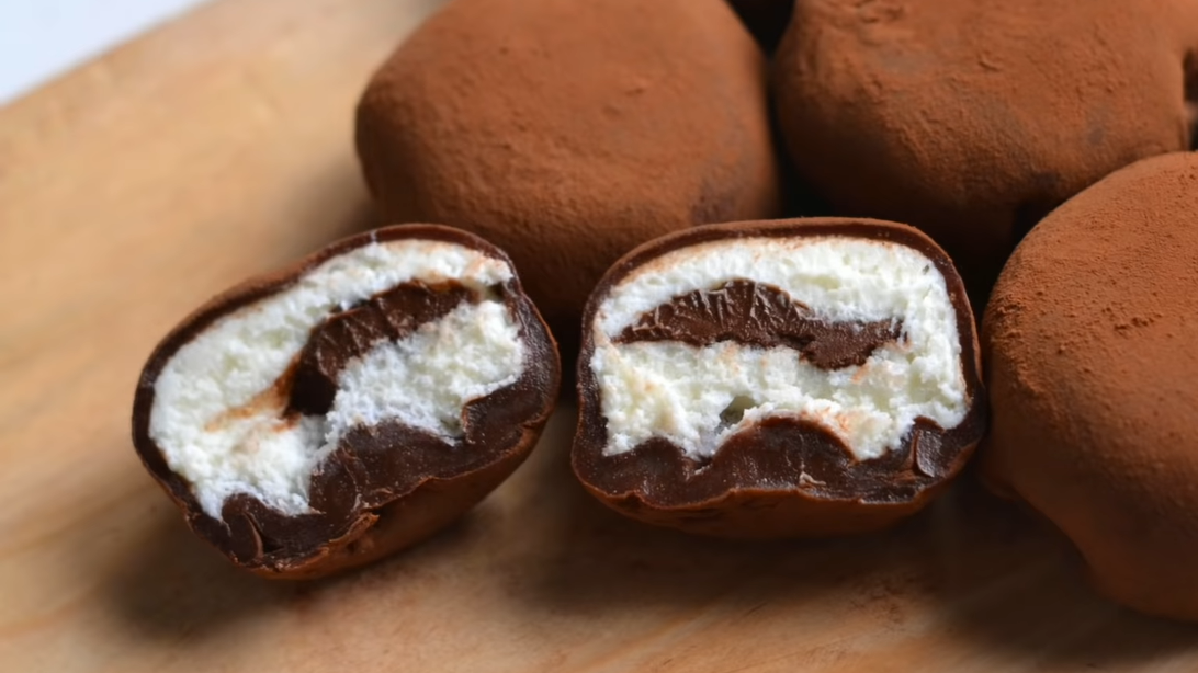 resep simpel spesial Valentine: Mochi Coklat dengan isian whipped cream yang nikmat