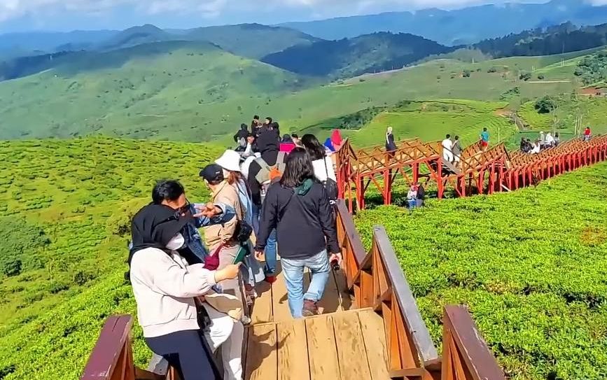 Taman Langit Pangalengan di Kabupaten Bandung, Jawa Barat/Tangkapan Layar/YouTube Friska Yeni