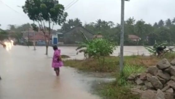 Kondisi lalulintas di Kecamatan Sindangbarang/Tangkap layar video warga