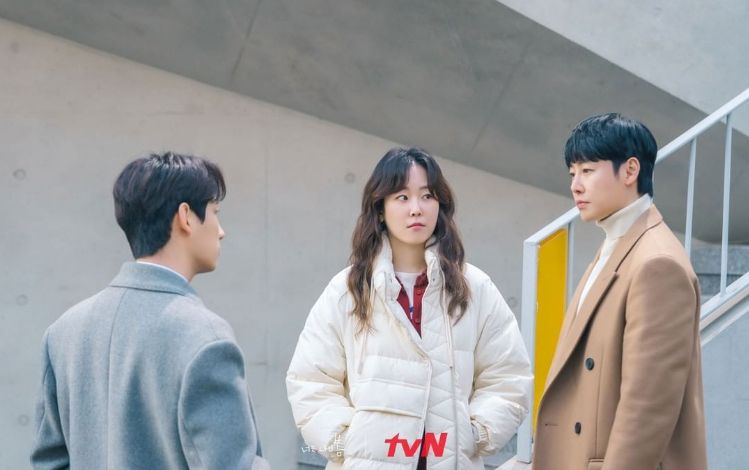 Potongan gambar dari drama You Are My Spring, antara Kim Dong Wook, Yoon Park dan Soe Hyun Jin
