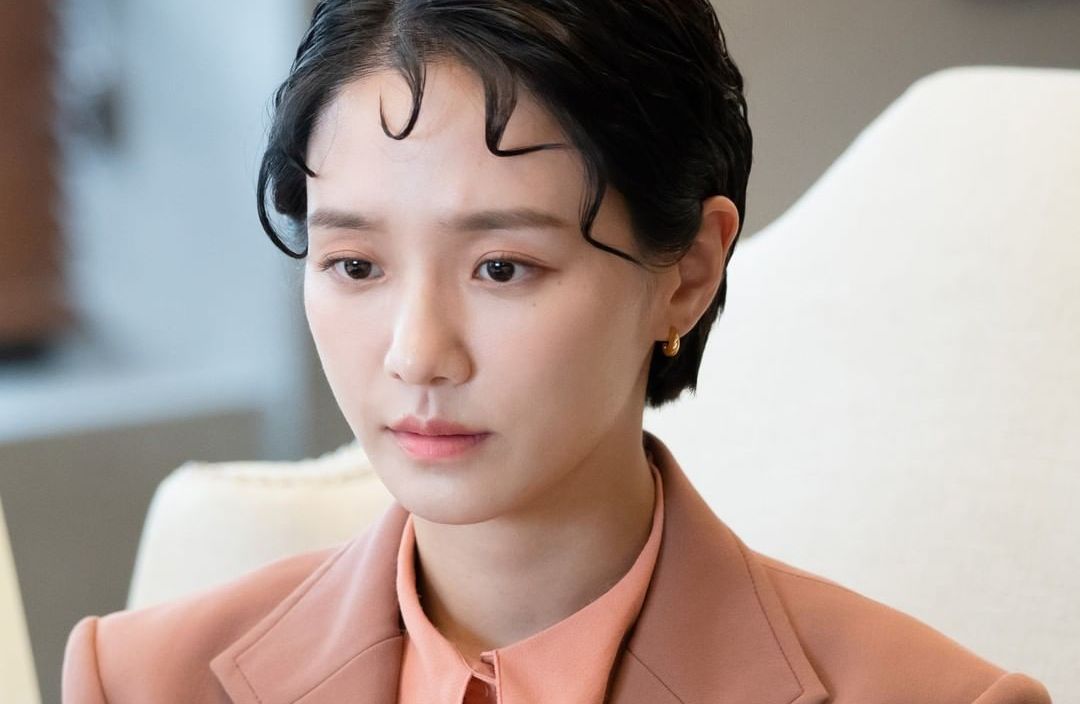 Potret Park Gyu Young sebagai Kim Dal Ri seorang wanita yang memiliki keahlian berbicara dalam 7 bahasa.