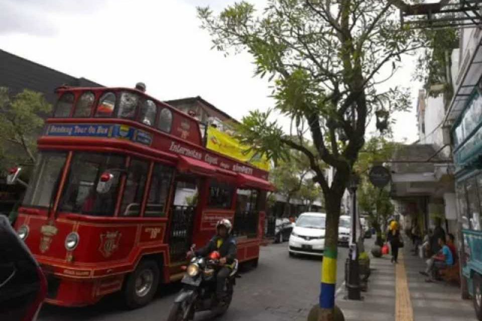 Jalan Braga Kota Bandung memiliki daya tarik yang paling banyak di kunjungi oleh para wisatawan 