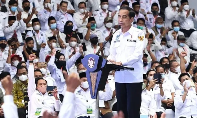 Presiden Jokowi Perintahkan Tito Karnavian untuk Bayar Gaji Satu Bulan Sekali Kepada Kepala Desa