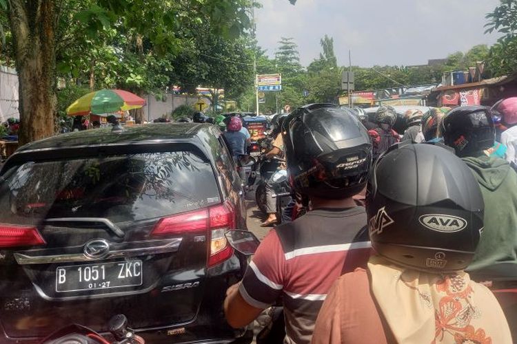 Taman Margasatwa Ragunan Padat Pengunjung di Kedua Lebaran 2023, Pengunjung Diprediksi Capai 70 Ribu Orang