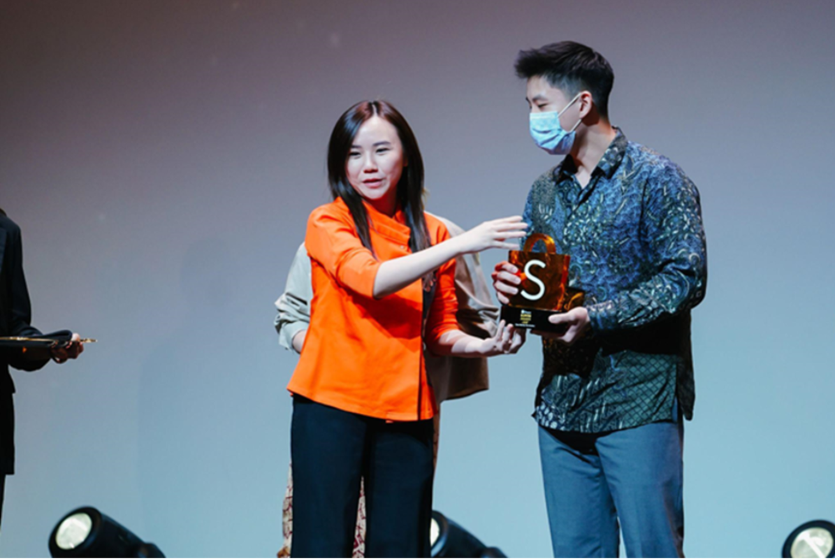 Muda Bertalenta, 2 Mahasiswa Sabet Penghargaan Super Growing UMKM di Shopee Super Awards 2023