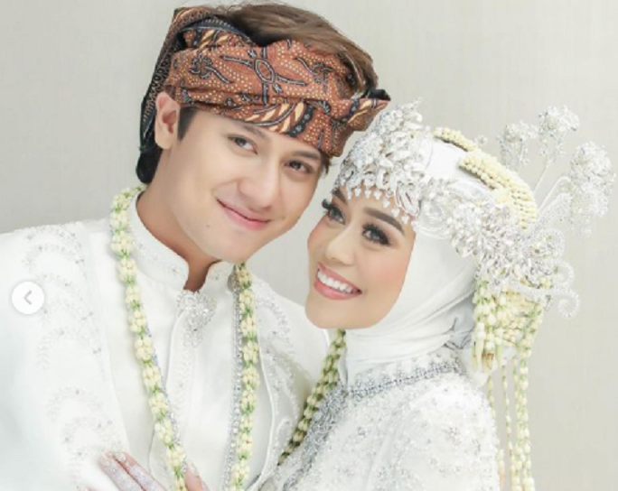 Trending! Lirik Lagu Takdir Cinta, Kado Istimewa Pernikahan Leslar