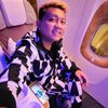 'Wong Ko Ngene Kok Dibanding-bandingke' Lirik dan Terjemahan Lagu 'Ojo Dibandingke' Denny Caknan