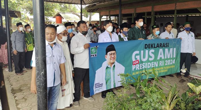 Dukungan terhadap Ketua PKB Muhaimin Iskandar yang akrab disapa Gus AMI untuk Pilpres 2024 muncul dari kalangan kiai dan santri.