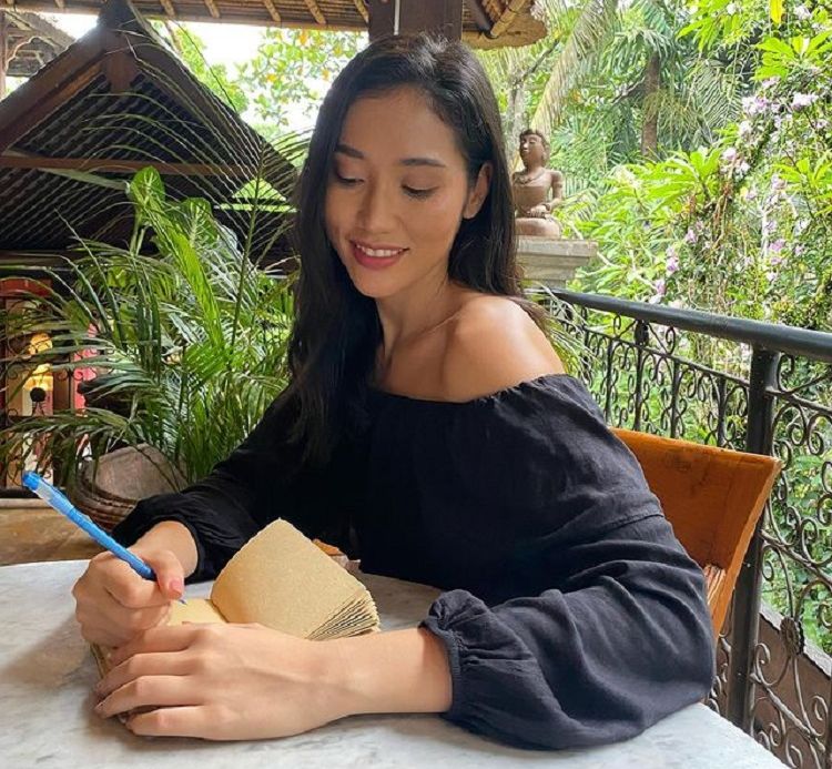 Profil Laksmi Shari De Neefe Suardana, pemenang Puteri Indonesia 2022 perwakilan Bali, umur hingga akun Instagram.