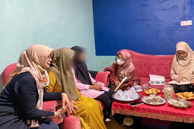 Kemensos Dampingi Anak Korban Rudapaksa di Batam, Berikan Sejumlah Bantuan