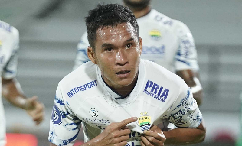 Erwin Ramdani berambisi kembali dapat satu tempat di tim utama Persib Bandung di laga PSIS Semarang mendatang.