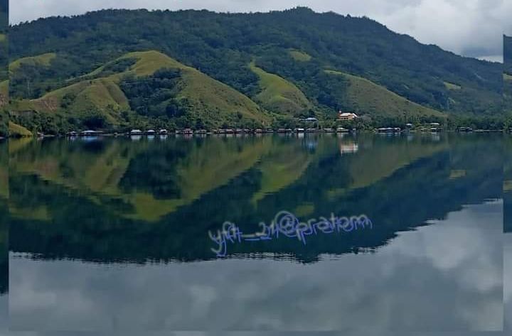 Pemandangan Kampung Yakonde di Pinggiran Danau Sentani, Distrik Waibu, Kabupaten Jayapura.