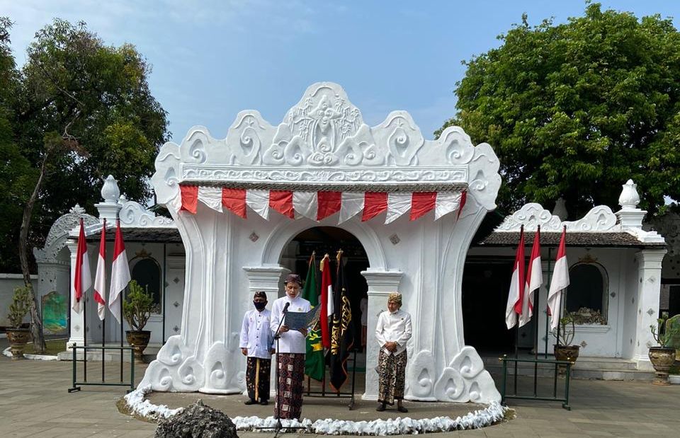 Polemik di Keraton Kasepuhan Cirebon Terus Berlanjut, Raden Heru: Tidak Ada  Niat Jadi Sultan - Pikiran-Rakyat.com