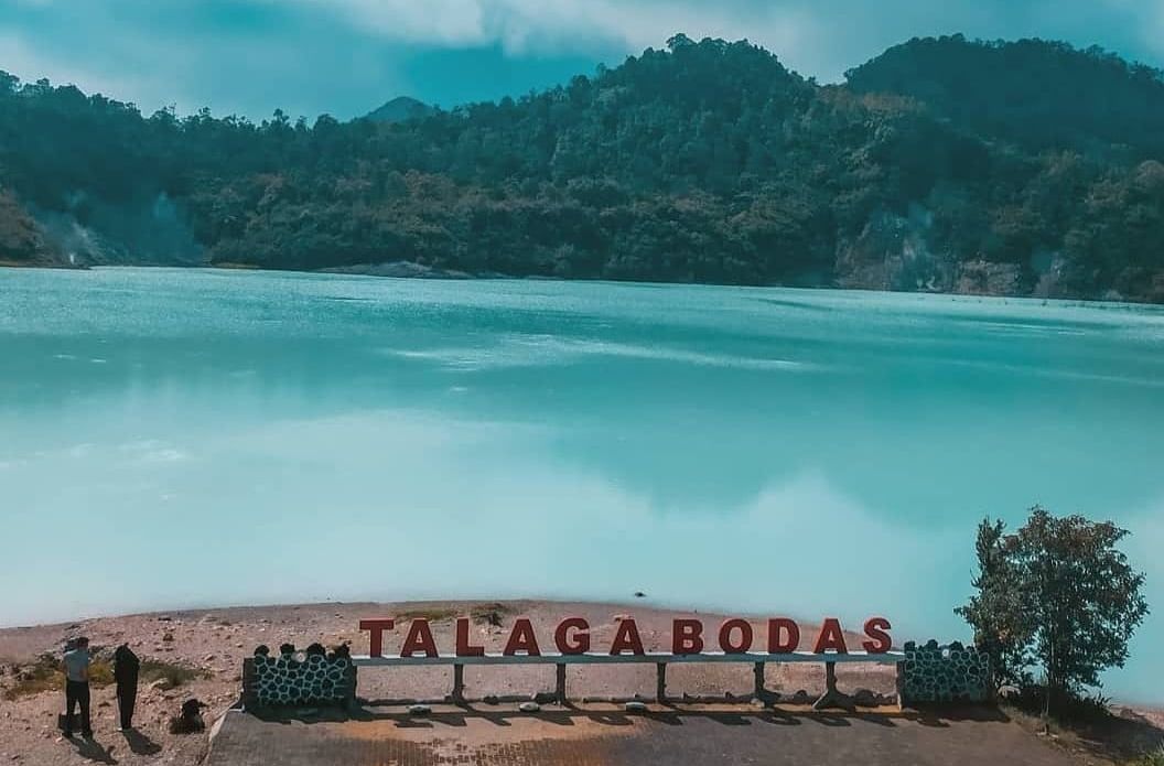 Talaga Bodas salah satu tempat wisata di Garut.